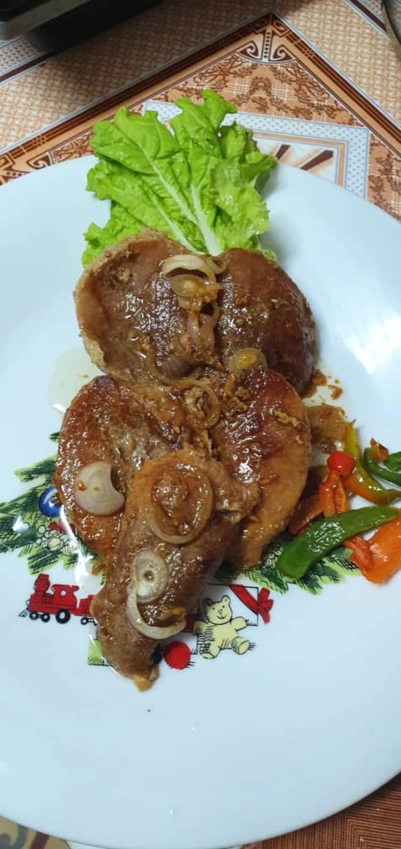 Plato de carne con guarnición